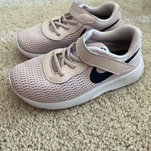 Nike girls 10c slightly used sneakers